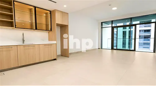 High floor| Side park view | Spacious