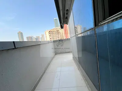 غرفة ماستر | خزائن بالحائط | غرفة غسيل | اطلالات مفتوحة | باركينج | شقة مجددة بالكامل | تشطيبات حديثة مزودة بنظام سمارت هوم