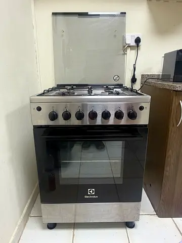 Electrolux freestanding gas cooker with oven - good condition