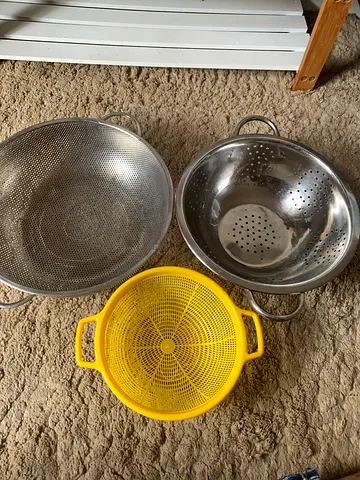 Set of 3 Kitchen Colanders / Strainers (Metal + Plastic) - Good Used Condition