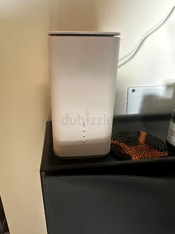 Huawei 5g Silver Wi-Fi Router/Modem - Good Working Condition