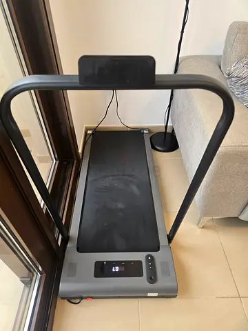 Compact foldable treadmill (no inclination)