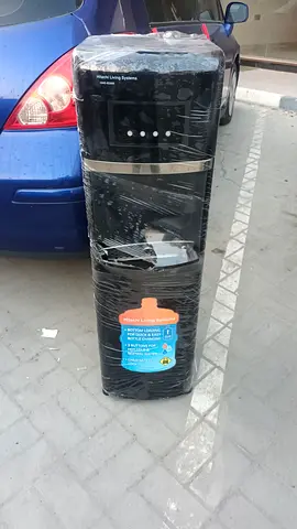 Bottom load water dispenser