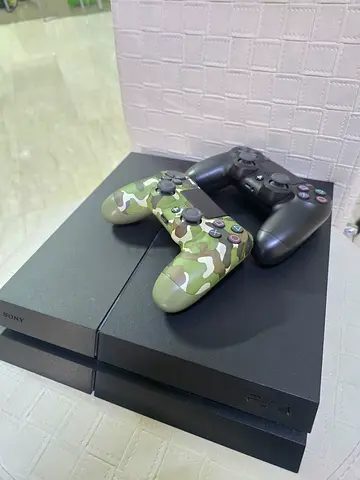Ps4 two controllers