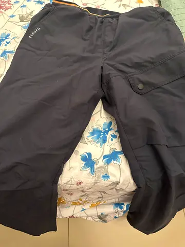 Black Quiksilver Decathlon Snow/Ski Pants - Size 12-13 years. Size EU37 snow boots Gently Used