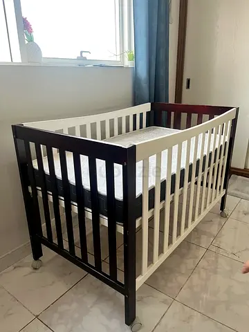 Wooden Baby Bed with Mattress (movable, height adjustable)