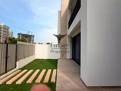 Close to beach | Ready to move | Private garden | Corner