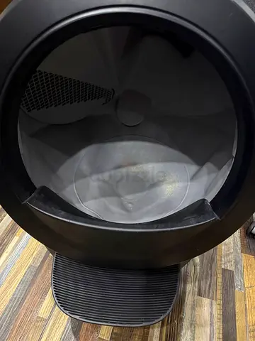 Whisker Litter Robot 4 - used for 2 weeks - like as new.