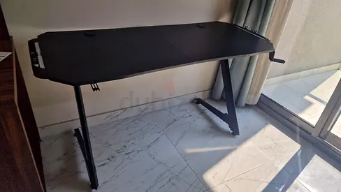 SWITCH Gaming Station Desk with LED Lights | Carbon Fiber Finish | Perfect Condition