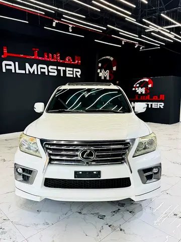 2013 Lexus LX 570 Base GCC Specs