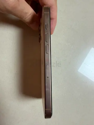 I pnone 16 pro desert titanium