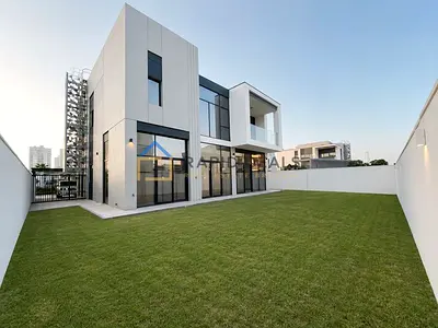 Single Row 5BR+M Corner Villa with Drivers Room