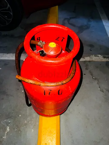 Gas cylinder free delivery with regulator pipe