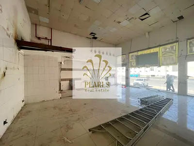 لتعظيم الاستثمار ف عجمان _معرض تجاري يلصح لجميع الانشطة التجارية وتبلغ مساحتها حوالي 900مع كهرباء 20 وات _مع موقف سيارات _قريب من جميع الخدمات _السعر
