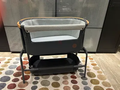 Maxi-Cosi Iora Bedside Co-Sleeper Crib - Beyond Graphite Eco
