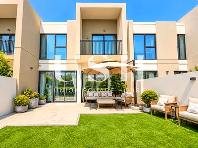 Beautifully Landscaped l On the Park l Vacant Soon
