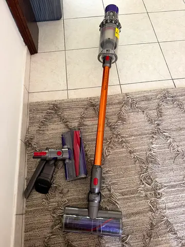 Dyson cyclone V10 absolute