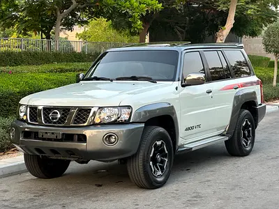 Nissan Patrol Safari Super Safari 2022 GCC first owner two original keys full option super clean car