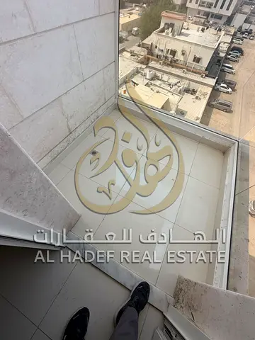 شقة غرفة وصالة للإيجار السنوي في الراشدية 2 – عجمان سعر مميز | تأمين كاش | 4 دفعات