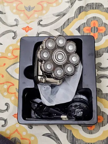 Electric Rotary Shaver with Charging Stand - Used once