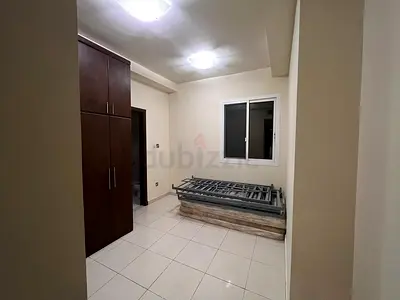 MASTER ROOM AVAILABLE FOR BACHELORS – AL QIYADAH METRO
