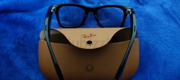 Brand New Ray-Ban Meta 2 transition glasses with case