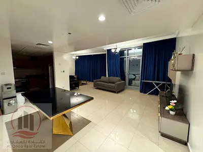 فرصة مميزة للبيع بسعر لقطة | شقة غرفتين وصالة في برج كورنيش ريزيدنس – عجمان  فرصة رائعة لامتلاك شقة واسعة بسعر مميز في برج كورنيش ريزيدنس، مناسبة للسك
