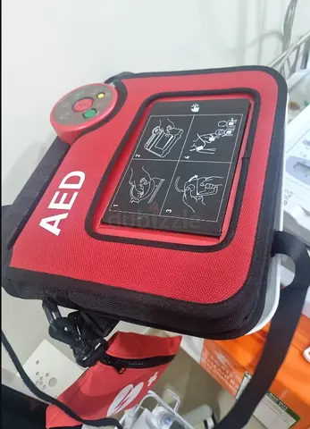 Portable AED Defibrillator in Carry Case - Lightly Used