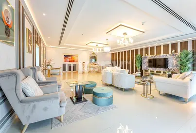 Luxury Living | Palm View | Vacant