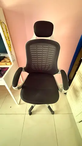 Office chair with wheels and adjustable