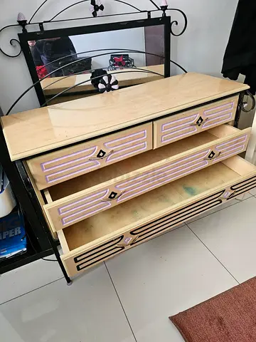 Metal frame dresser with mirror and 4 drawers - light wood finish