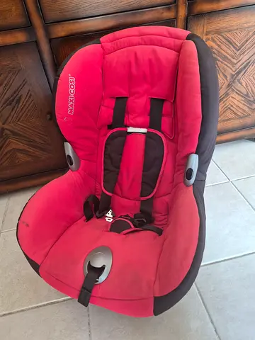 Red Maxi-Cosi Infant Car Seat - Good Used Condition