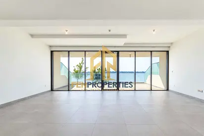 4BR Townhouse | Sea View | 3 Levels