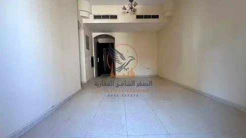 شقة غرفتين وصالة للإيجار السنوي النعيمية 1 عجمان بمساحة جيدة تكييف مركزي بلكون وباركن مجاني، مع موقع مخدوم وقريب من الخدمات والطرق الرئيسية