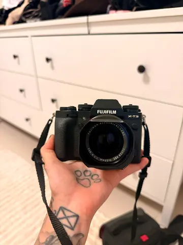 Fujifilm X-T3 + XF 35mm f/1.4 R Lens + Camera Bag — Excellent Condition