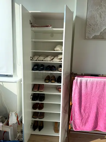 Show cabinet: urgent sale
