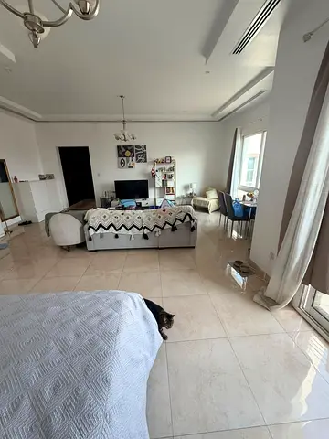 Master bedroom for rent