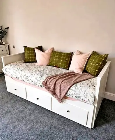 IKEA Hemnes Daybed with 2 Mattresses - Great Condition