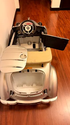 Electric Ride-On Retro Car for Kids up to 4 years. Good Working Condition. Battery to be replaced.