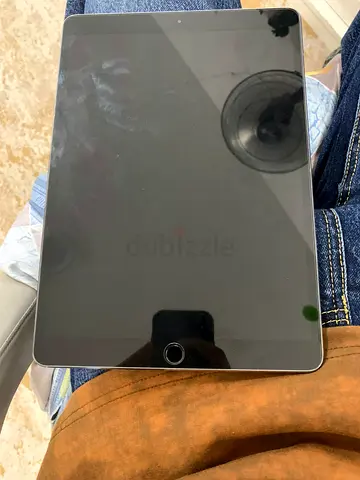 Used Apple iPad (pro 10.5 )Good condition, needs screen clean