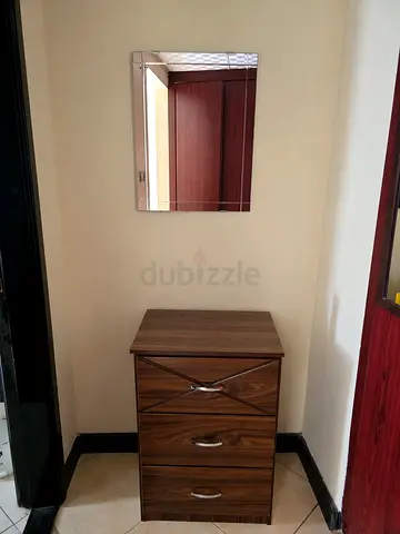 Beautiful Wooden Finish Bed Set with Mattress