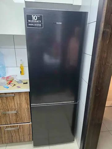 Samsung Bottom-Freezer Refrigerator - Good Condition, Black Stainless 60cm