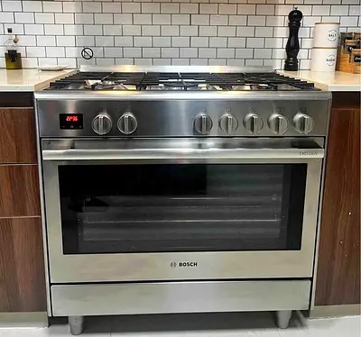 Bosch Series 8 Dual Fuel Gas & Electric Range Cooker – 90 cm