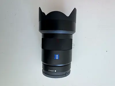 Sony Zeiss Sonnar T* FE 55mm f/1.8 ZA (SEL55F18Z) | Box + Hood