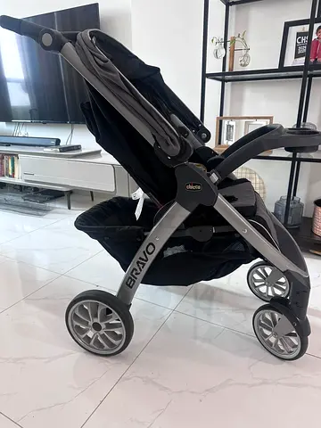 BRAVO foldable baby stroller - good condition
