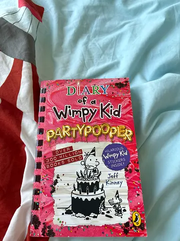 Diary of a Wimpy Kid: Party Pooper (Jeff Kinney) - Paperback