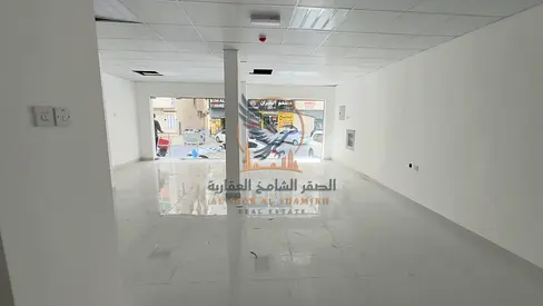 محل تجاري مميز للإيجار الصناعية 2 مساحة واسعة على شارع رئيسي خلف أسواق الإمارات