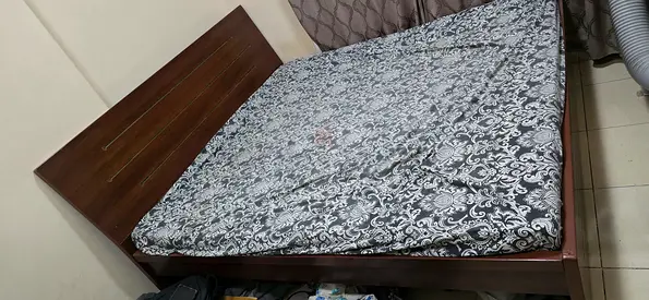 Bed big king size with medicated mattress
