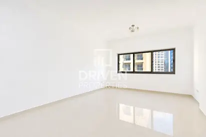 Near Metro | Spacious | Chiller Free | Sea View