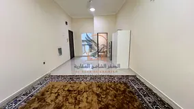 Secondtenant studio with separate kitchen ideal location near Dubai exit close to shops and services